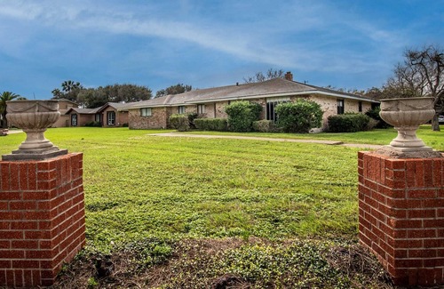 Bay Area House | Coastal Haven- Water Views!