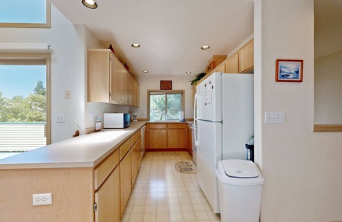 Gleneden Beach House | Coastal Hideaway in Quiet Community | Stroll to Uncrowded 7-Mile Beach
