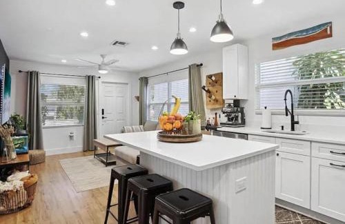 Lake Worth House | Coastal Hideaway