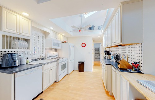West Harwich House | Coastal home w/central AC & fenced yard - five-minute walk to Earle Road Beach