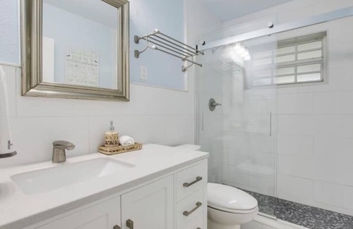 North Palm Beach House | Coastal home with 2 master suites, private pool, and close to the beach