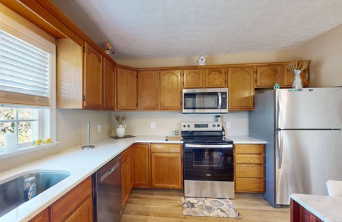 Salter Path Cottage | Coastal home with patio, close to beach and local attractions