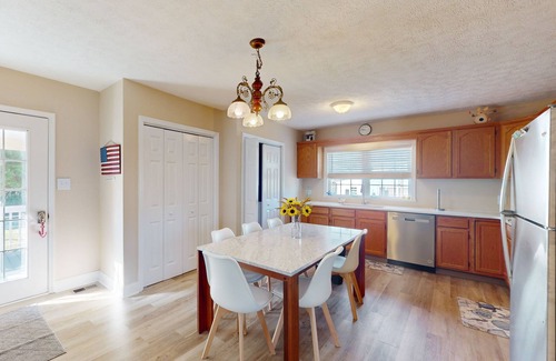 Salter Path Cottage | Coastal home with patio, close to beach and local attractions