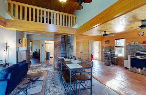 Morehead City House | Coastal home with private hot tub and fire-pit, close to local attractions