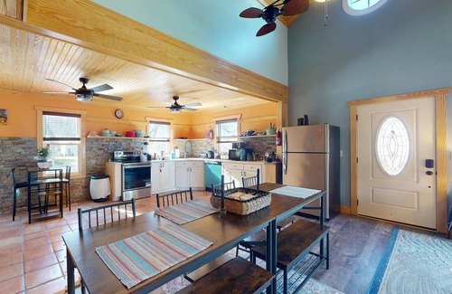 Morehead City House | Coastal home with private hot tub and fire-pit, close to local attractions
