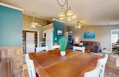 Morehead City House | Coastal home with privacy fence, a patio, close to beach and local attractions