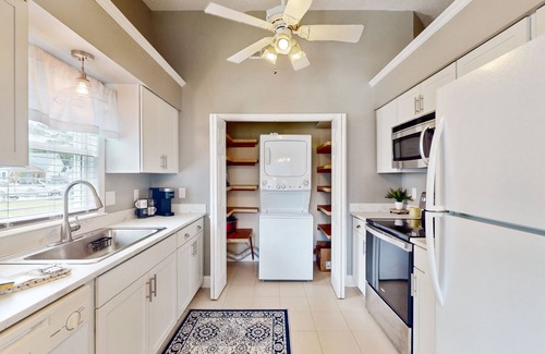Morehead City House | Coastal home with privacy fence, a patio, close to beach and local attractions