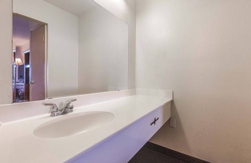 Central City Hotel | Coastal inn Corpus Christi