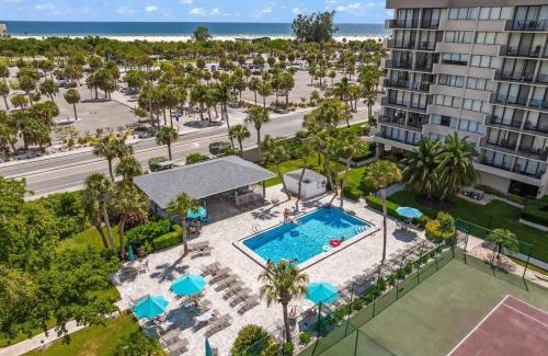 Siesta Key House | Coastal Lakehouse Condo on Siesta Key Public Beach