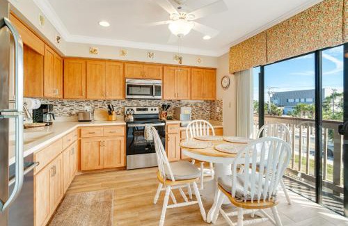 Siesta Key House | Coastal Lakehouse Condo on Siesta Key Public Beach