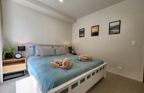 Raglan Apartment | Coastal Living in Comfort