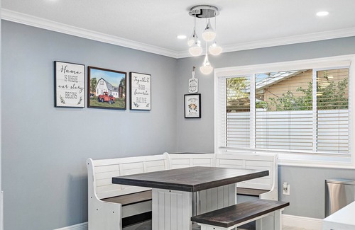 Walsingham House | Coastal Modern Farm House w/ Jacuzzi