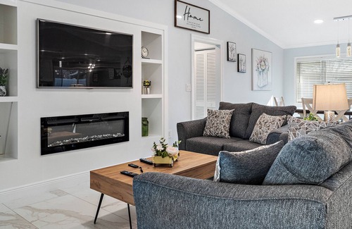 Walsingham House | Coastal Modern Farm House w/ Jacuzzi