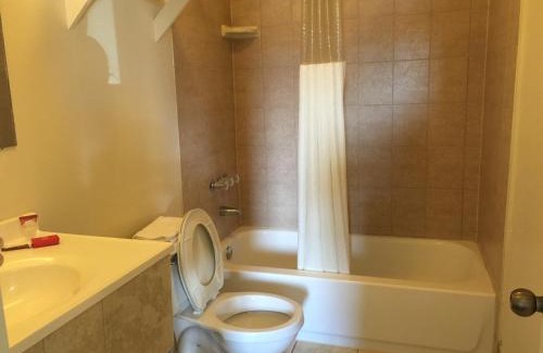 McCutcheon Field Hotel | Coastal Motel