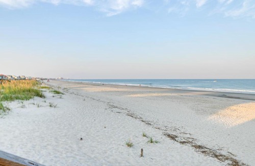 Gulf Stream Estates Apartment | Coastal Murrells Inlet Condo with Balcony!