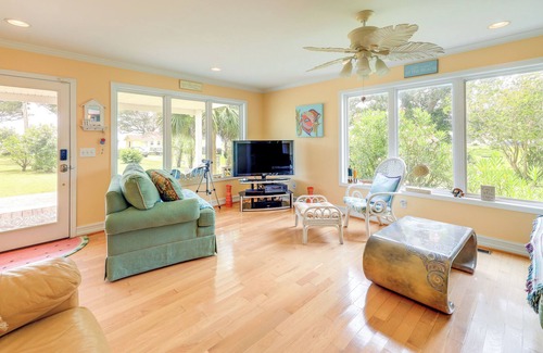 Newport House | Coastal Newport Home w/ Water View & Access!