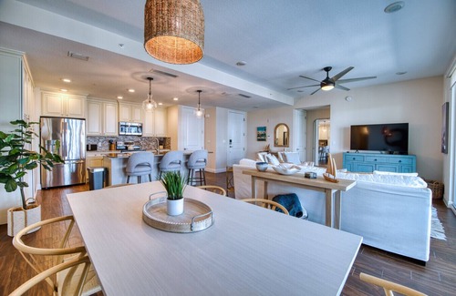 Whitney Beach Condo | Coastal Oasis Condo w/Luxury Resort Amenities