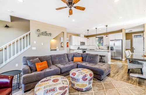 Nelscott House | Coastal Oasis Near the Beach & Town W/Private Hot Tub, Fast WiFi & Ocean Views