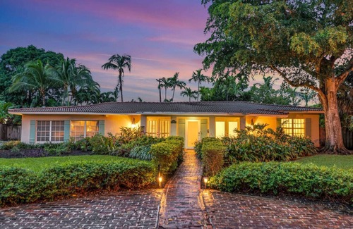 Barrier Island House | Coastal Paradise with pool– Walk to the Beach!