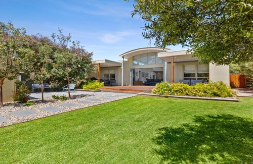 Ocean Grove House | Coastal paradise just metres from the beach