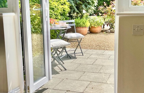 Brancaster Staithe Apartment | Coastal retreat for two in Brancaster Staithe next to the harbour and pubs.