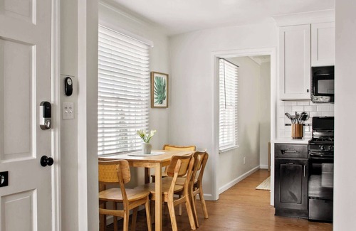 Beach Barber Tract House | Coastal Retreat 1BR Steps to Ocean & Peek Views