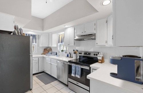 Fairfield House | Coastal Retreat: Charming 3-Bedroom Fairfield Townhouse nr Beaches & Town Center