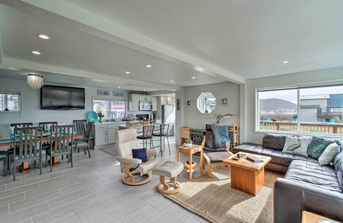Pacific Beach House | Coastal Retreat: Deck, Ocean Views + Walk to Beach