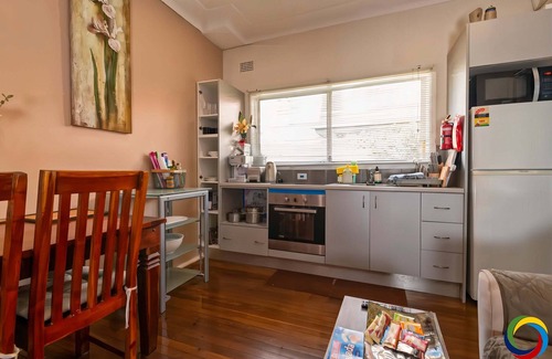 Cronulla Apartment | Coastal Retreat: Walk to Beach & Cronulla Golf Club - Sleeps 3