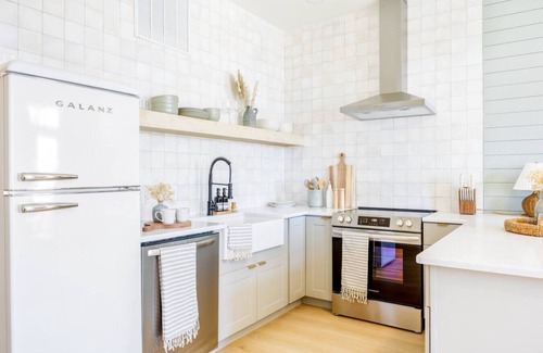 Wilmington Historic District Apartment | Coastal, riverview + walkable condo with parking!