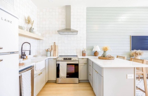 Wilmington Historic District Apartment | Coastal, riverview + walkable condo with parking!