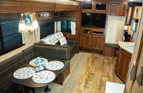Iona House | Coastal Rv Getaway-Pet Friendly- Beaches and Islands 2-10 minutes away!