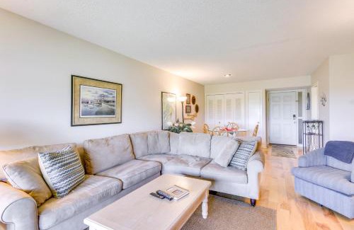 South Beach Apartment | Coastal Sea Pines Escape Walk to Beach!