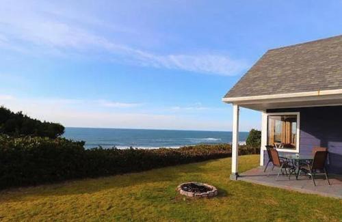 Lincoln City House | Coastal Serenity