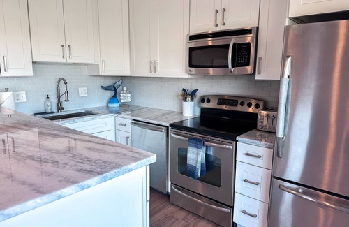 Southend House | Coastal Soul - Beach block, on cul-de-sac street, pet friendly.