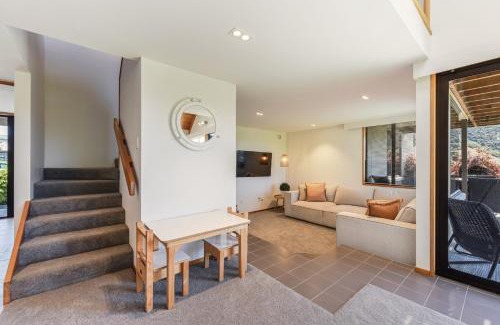 Waikawa Bay House | Coastal Sound - Waikawa Holiday Home