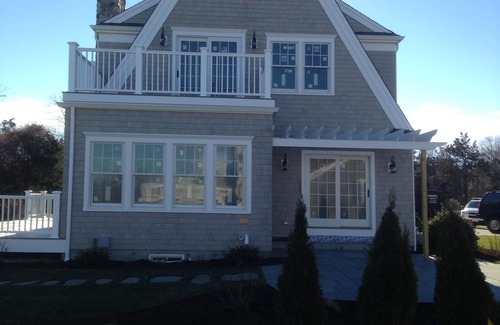East Dennis House | Coastal Spectacular With Cape Cod Bayviews & Close To Sesuit Harbor/Beach
