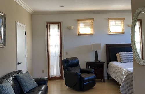Carlsbad House | Coastal Studio Retreat! WALK TO BEACH! 1 min DRIVE TO BEACH! GREAT LOCATION!