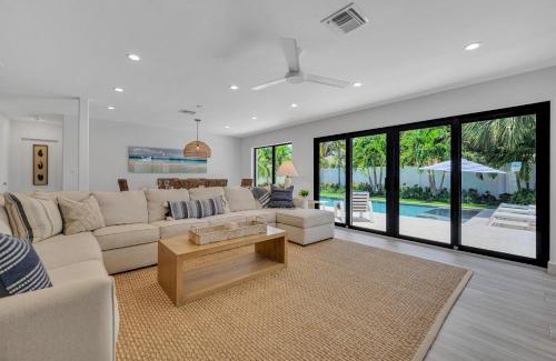 Harbour Inlet House | Coastal Style Haven Beach Proximity Heated Pool Tranquility Manatee Ranch Key RESlDENCES
