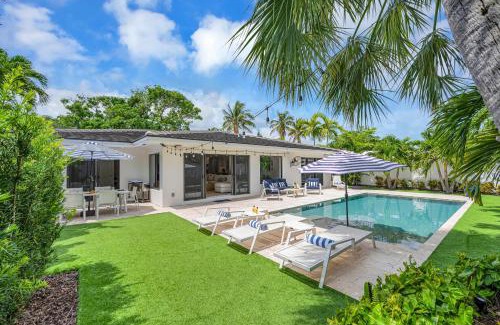 Harbour Inlet House | Coastal Style Haven Beach Proximity Heated Pool Tranquility Manatee Ranch Key RESlDENCES