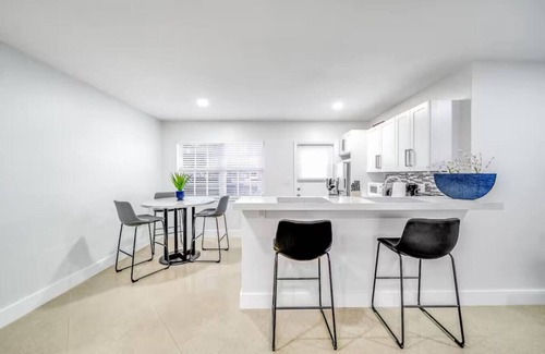 Coral Ridge Apartment | Coastal Unit! .5 miles to Beach!