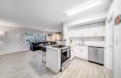 Coral Ridge Apartment | Coastal unit .5 miles to Beach!
