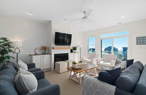 Emerald Isle House | Coastal Vista - Walk to Emerald Isle Beach!