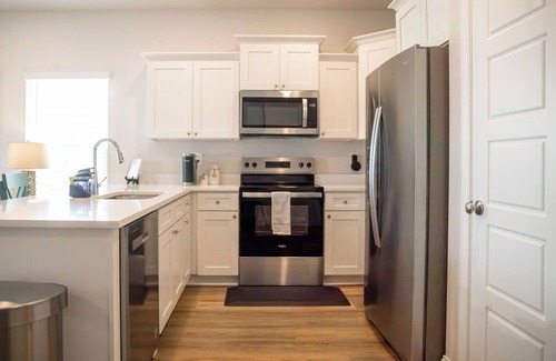 Gulf Hills House | Coastline Cottage - 3/bd 2.5/bath near Downtown Ocean Springs & beaches!