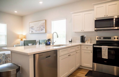 Gulf Hills House | Coastline Cottage - 3/bd 2.5/bath near Downtown Ocean Springs & beaches!