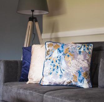 Coatbridge Apartment | Coat Apartment