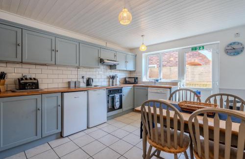 Winterton-on-Sea House | Cobbles End by Winterton Cottages