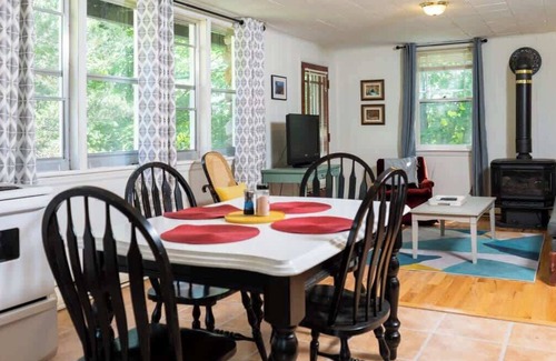 Tay Valley Cabin | Cobblestone 2-Bedroom Cottage #3 "Adams"