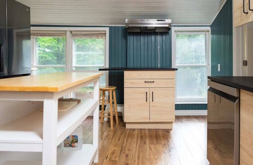 Tay Valley Cabin | Cobblestone 2-Bedroom Cottage #5 "Loft"
