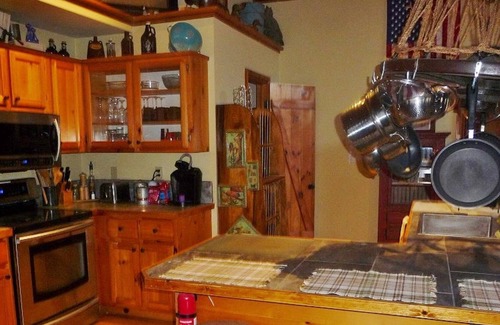 Hayesville Cabin | Cobra6-wheelchair friendly 3 BR/2.5B A cabin deep in forest - tranquil/private